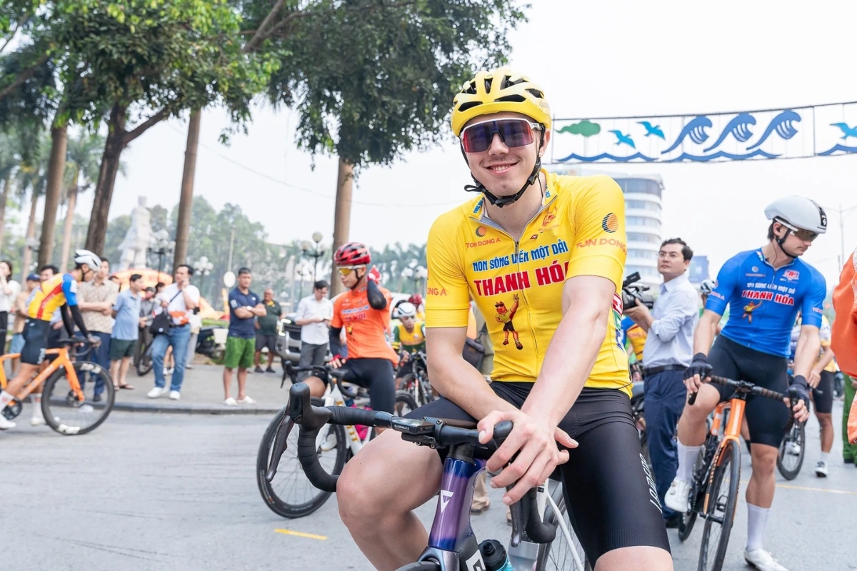 Tay đua Marchuk Dzianis tiếp tục giữ vững danh hiệu áo vàng