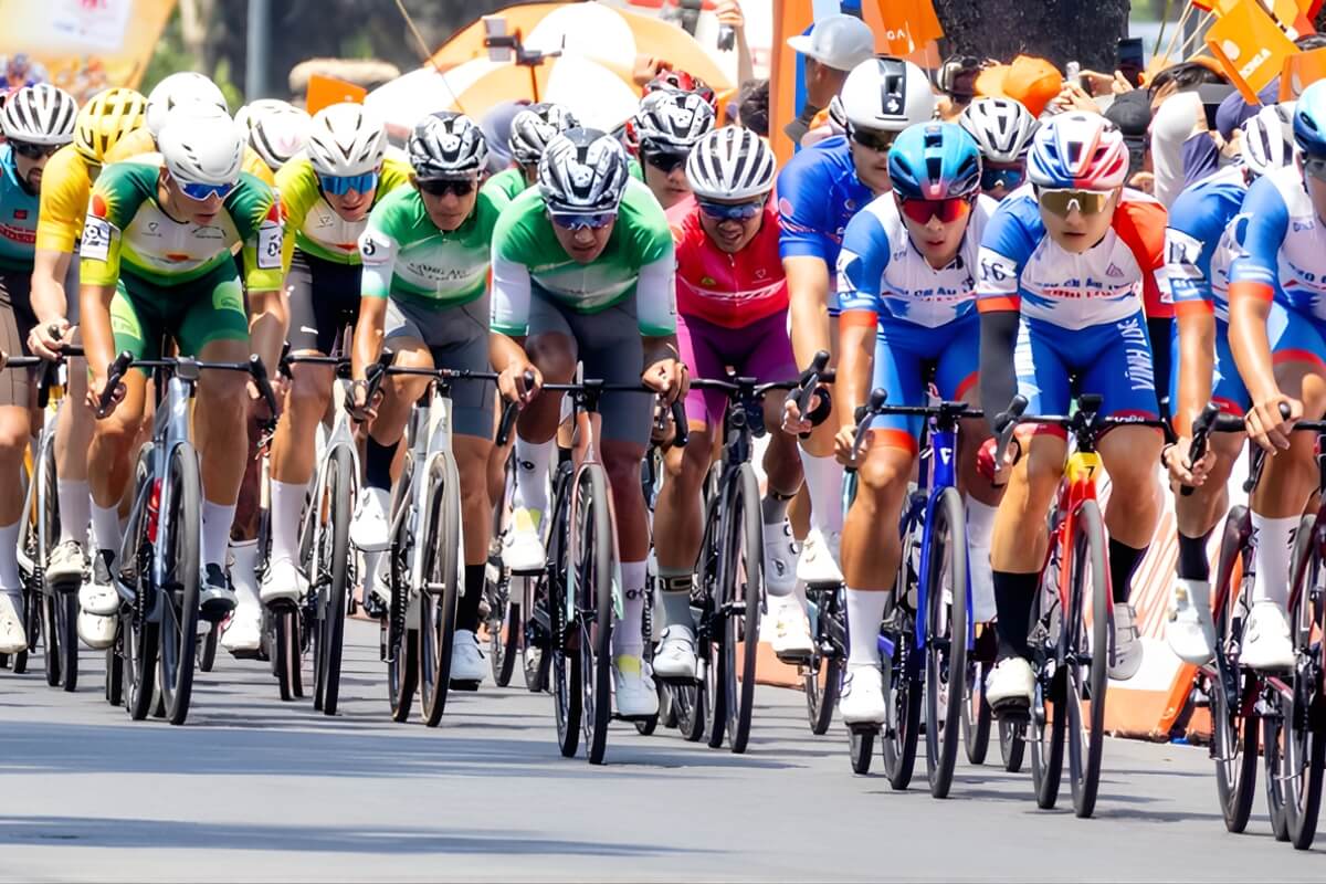 Bầu không khí căng thẳng tại cuộc đua