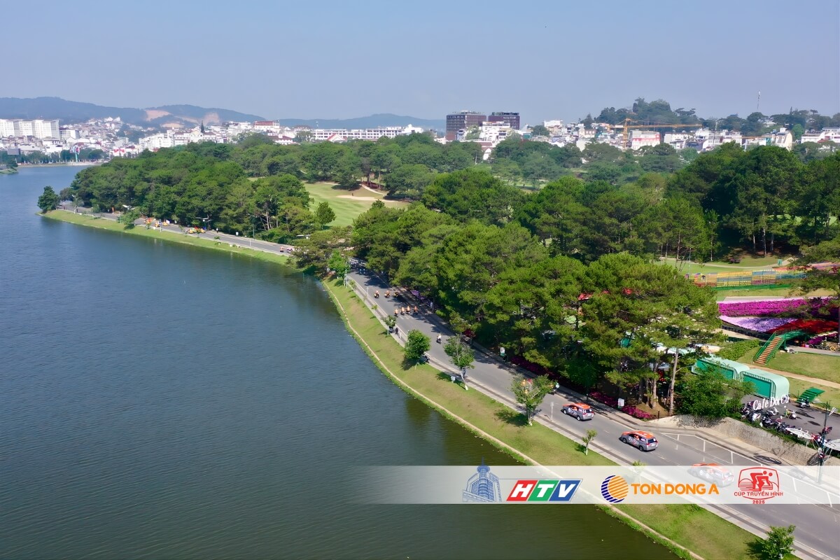 Chặng đua diễn ra quanh hồ Xuân Hương (Đà Lạt)