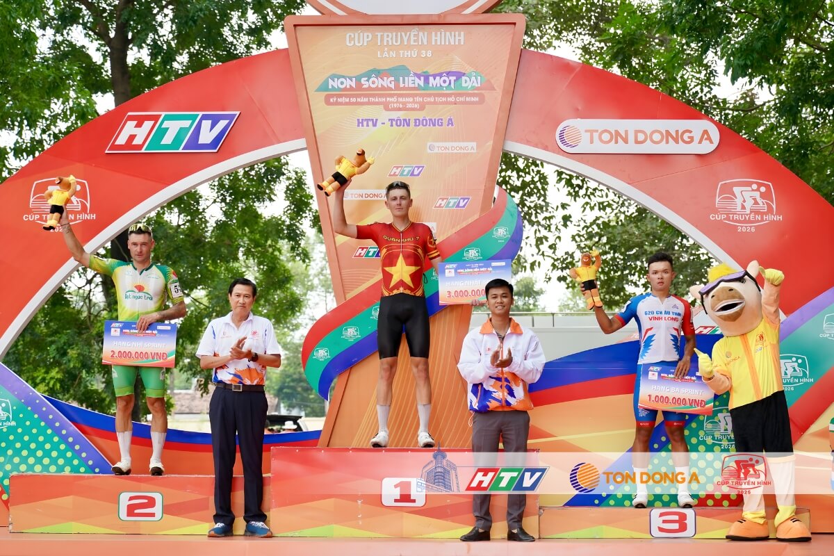 Trao giải cho các cá nhân giành chiến thắng tại sprint 1
