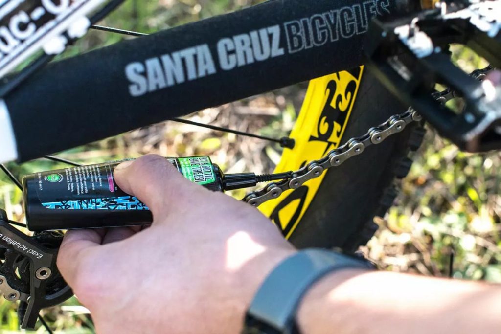 Nhớt Bôi Trơn Xe Đạp: Hiểu Đúng Để Xe Luôn Êm, Bền