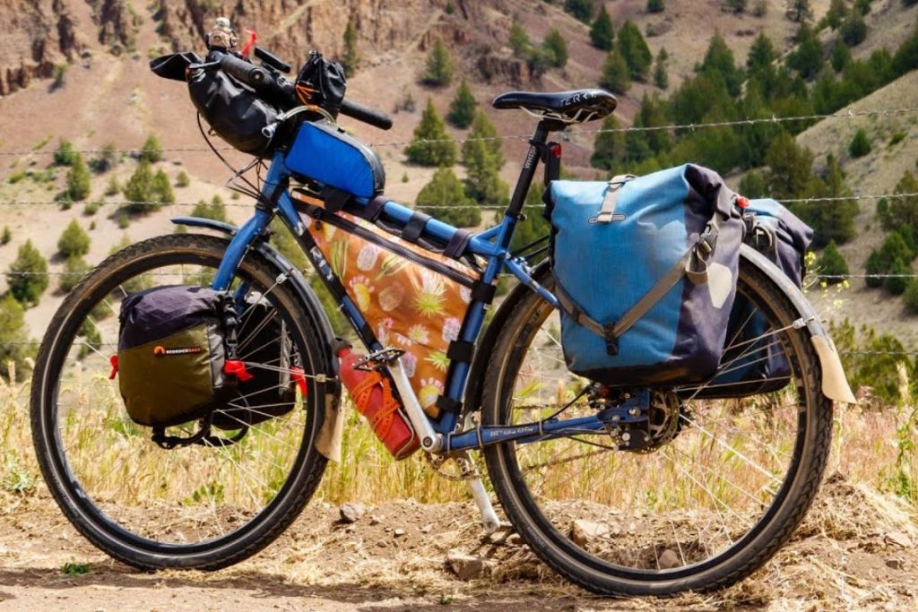 Xe Đạp Touring Giá Bao Nhiêu?